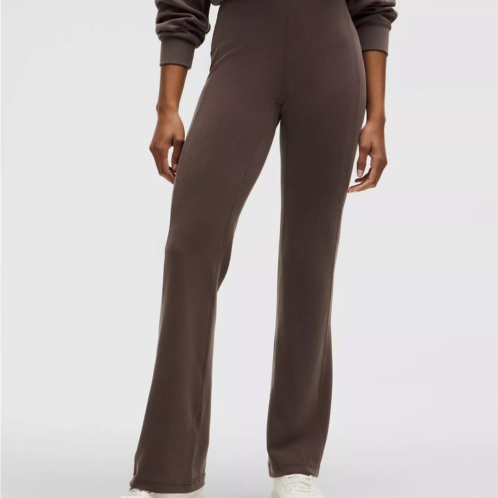 NEW WITH TAGS Lululemon Espresso brown Ribbed Softstream Flared Pant *Regular